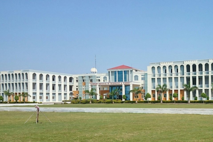 https://cache.careers360.mobi/media/colleges/social-media/media-gallery/2723/2018/10/23/Campus View of Vaishnavi Institute of Technology and Science Bhopal_Campus-View.jpg